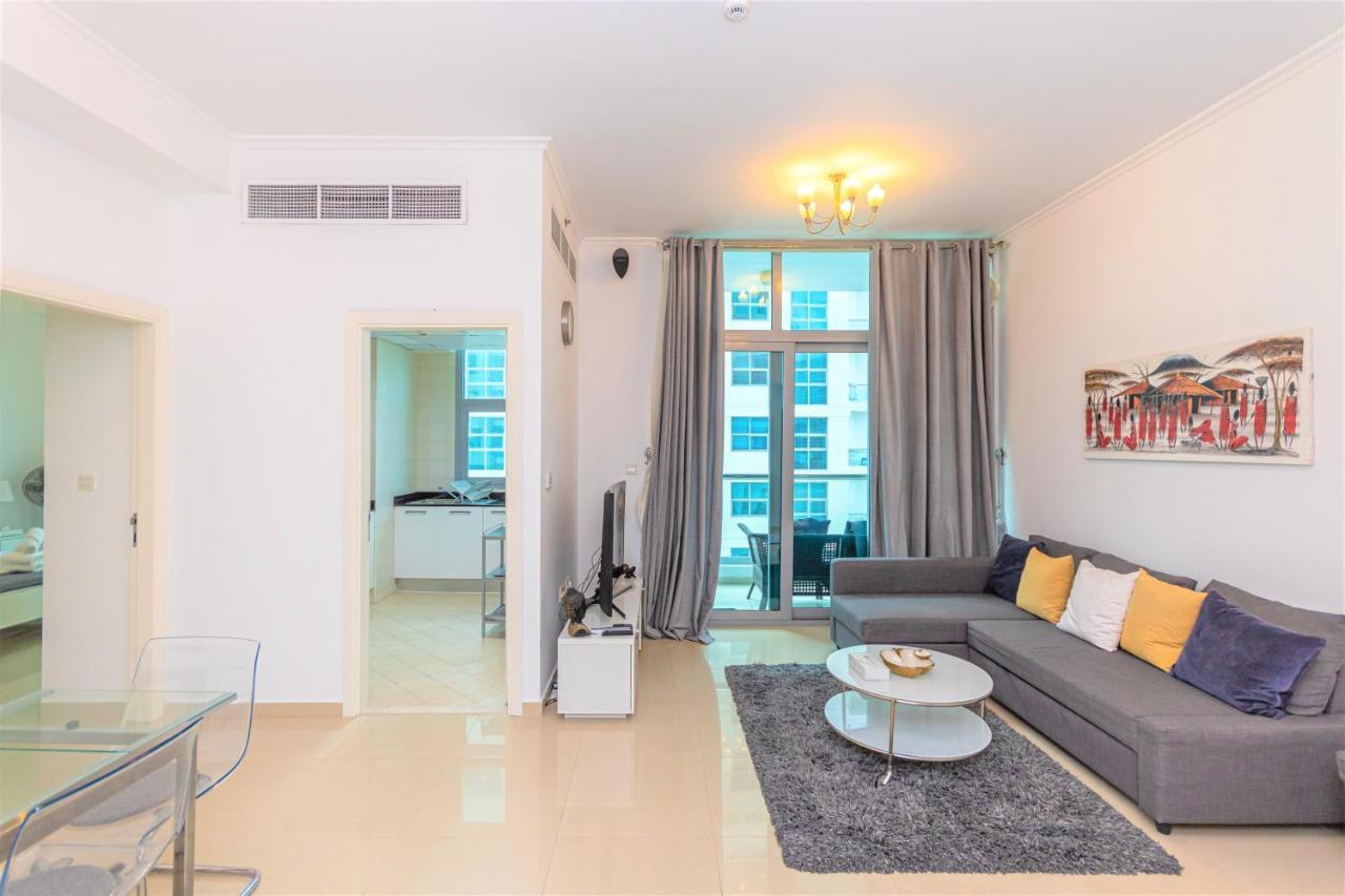 Apartment Gorgeous 1 Bed With Balcony - Walk Distance Dubai
