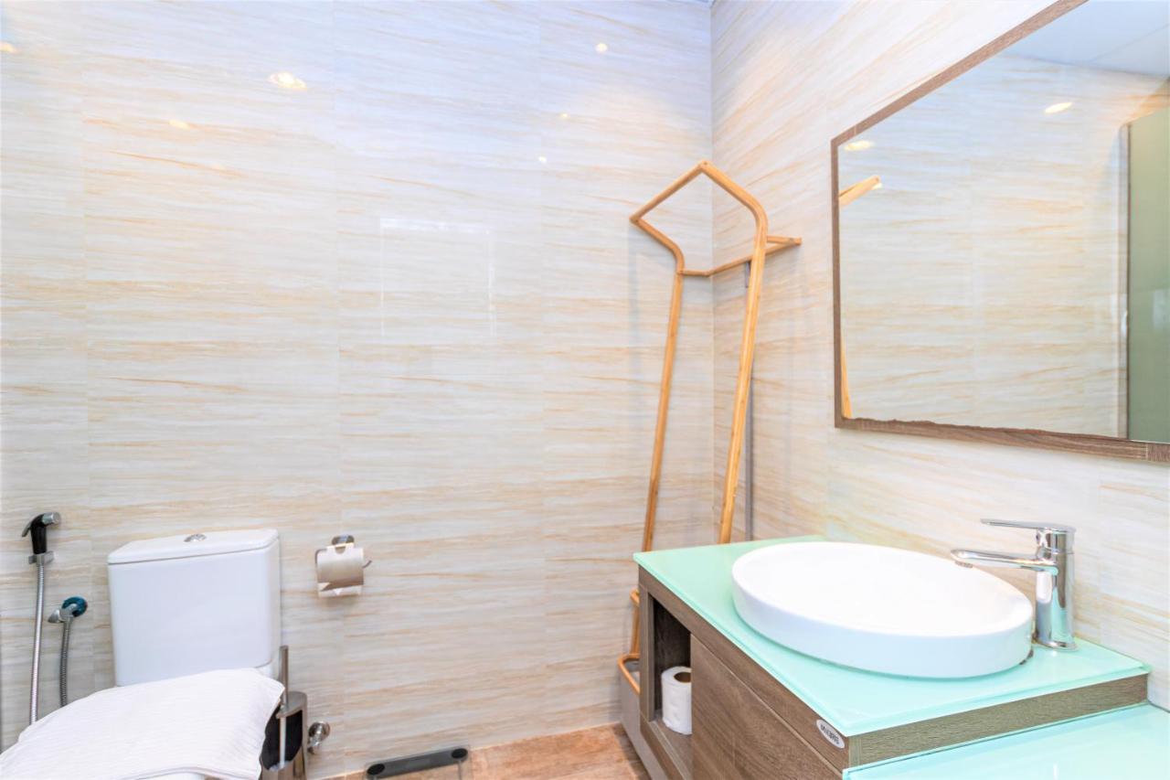 Apartment Gorgeous 1 Bed With Balcony - Walk Distance *
